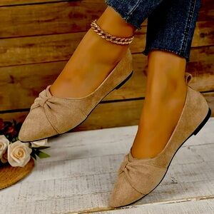 New - Super Stylish Womens Fashion Flats - Beige - Size 7